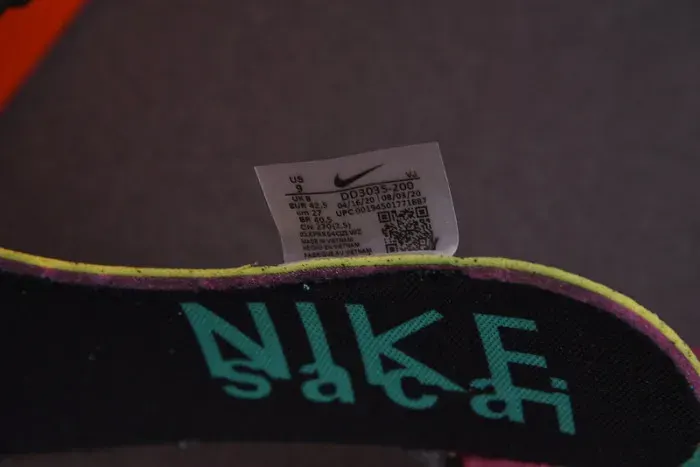 Sacai X Nike Vaporwaffle "String/Black Villain-Red" Dd3035-200, alternate view