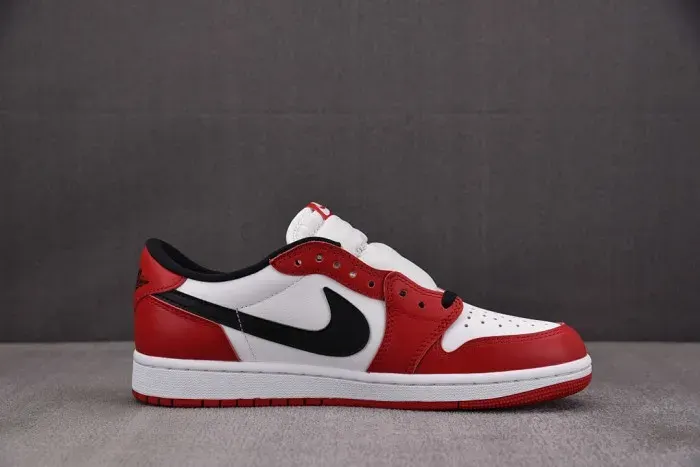 Air Jordan 1 Retro Low Og Chicago (2025) Hq6998-600, alternate view