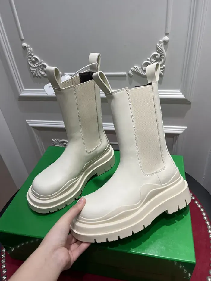 Bv Boots, alternate view