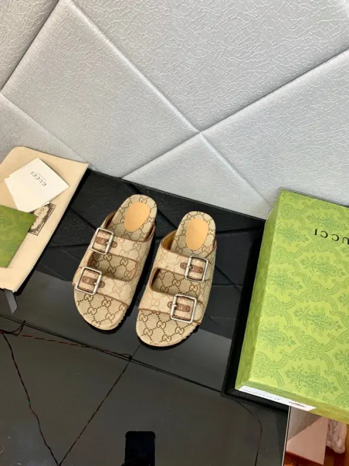 Gui Sandal
