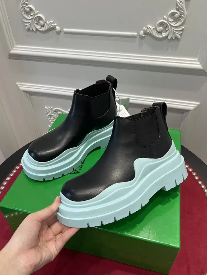 Bv Boots, alternate view