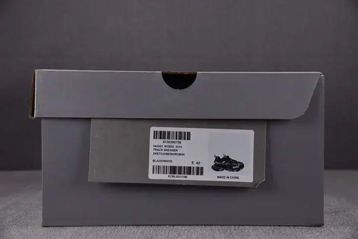 Balenciaga Sneaker, alternate view
