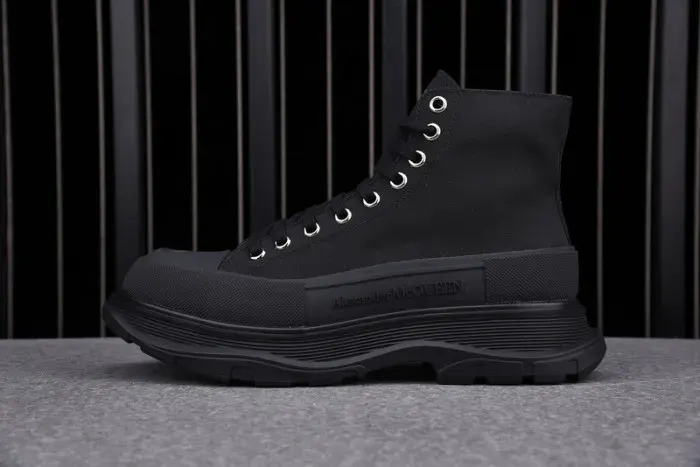 Alexander McQueen Sneaker