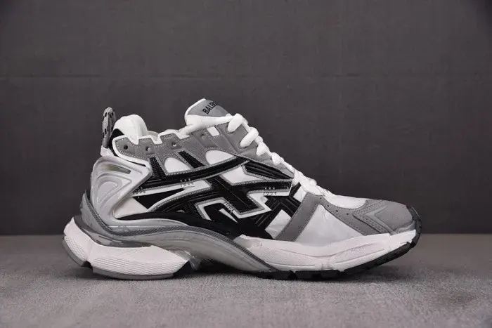Balenciaga Sneaker, alternate view
