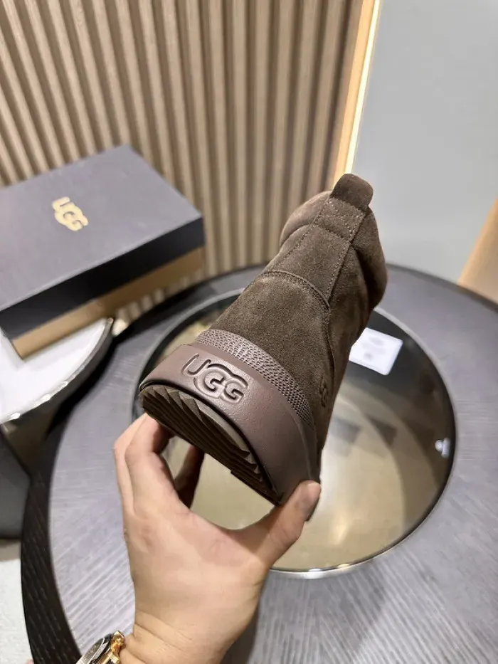 U&G Boot, alternate view