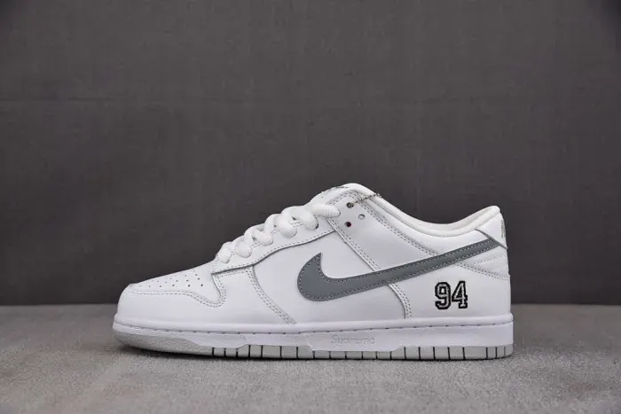 Nike Sb Dunk Low S*Pr1M1 94 White Metallic Silver Hq8487-100