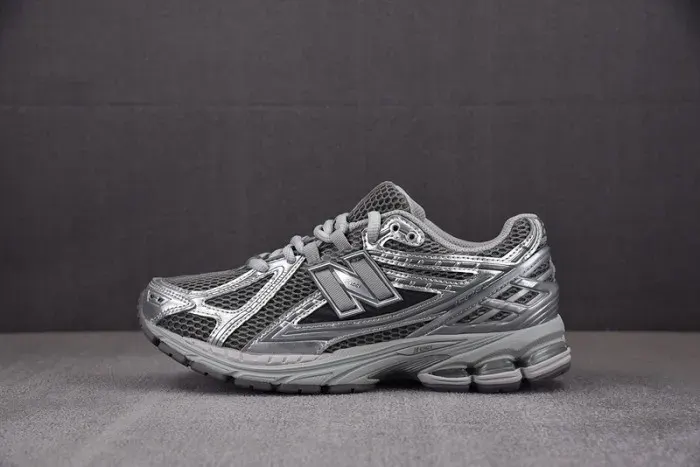New Balance Sneaker