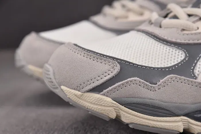 Asics Sneaker, alternate view