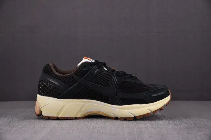 Nk Air Zoom Vomero 5 “Black Sesame” Fd0533-010, alternate view
