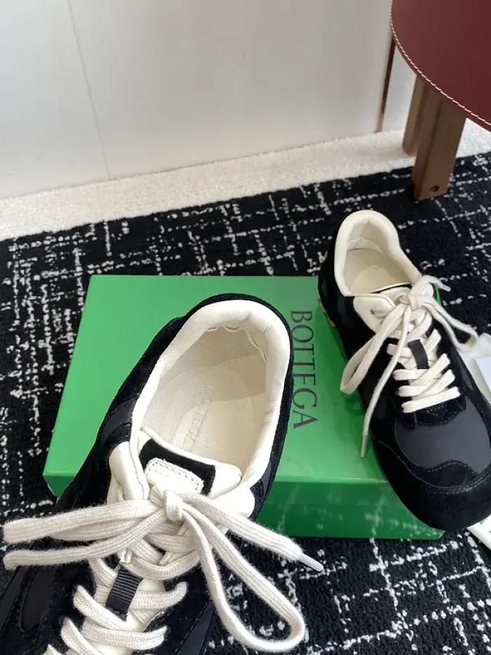 Bv Sneaker, alternate view