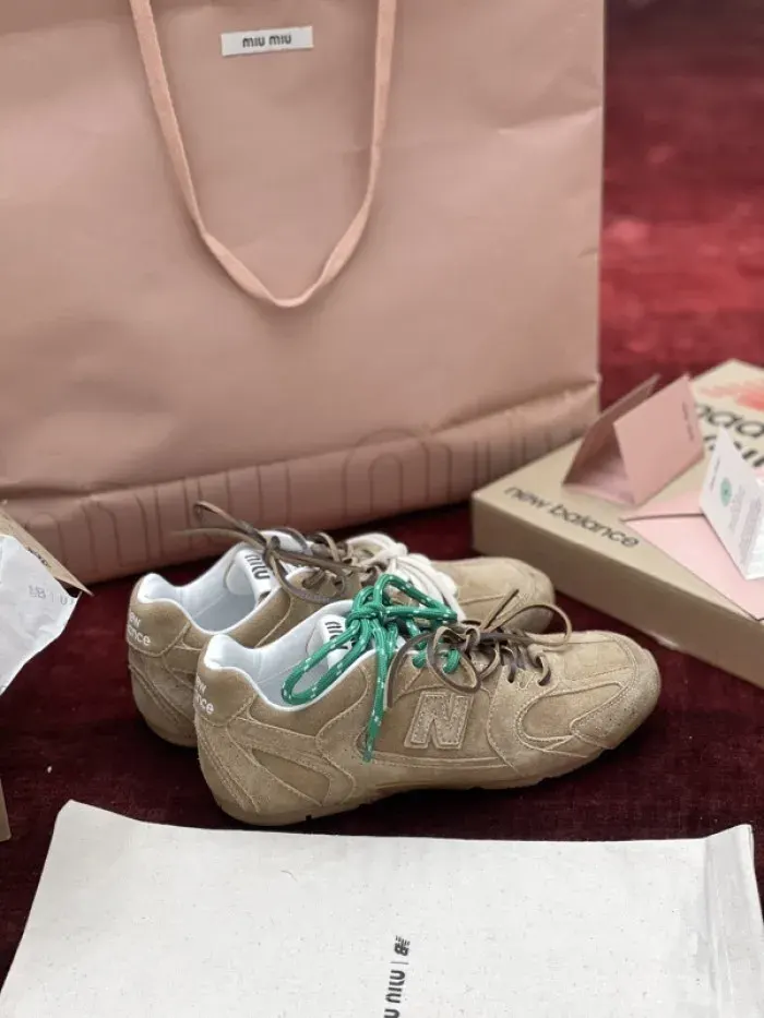 New Balance Sneaker