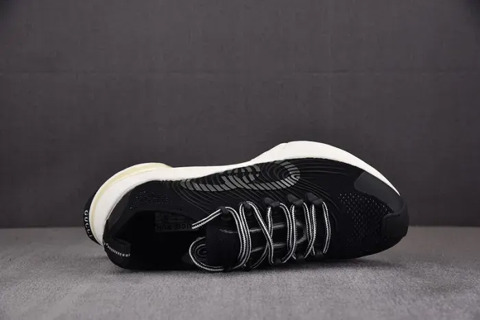 Gui Sneaker, alternate view