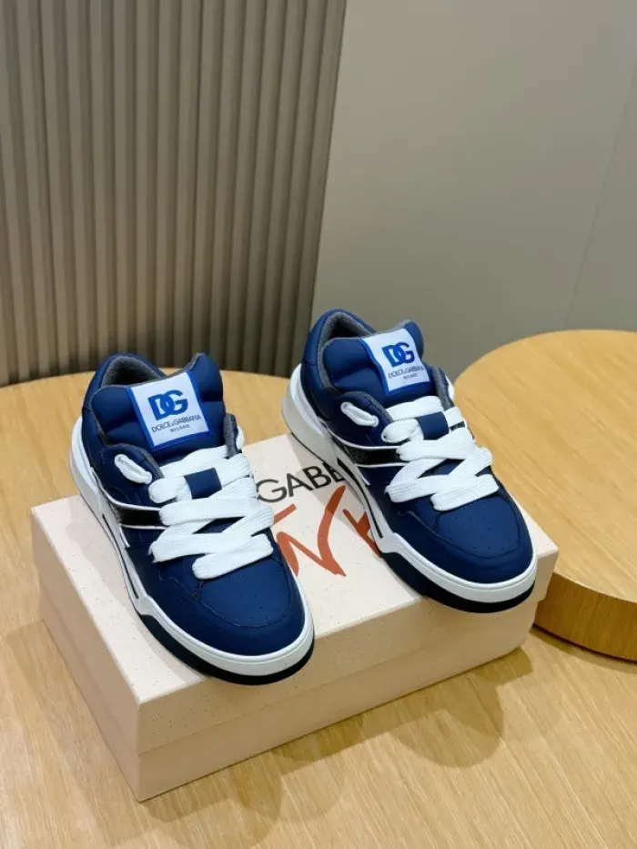 D&G Sneaker, alternate view