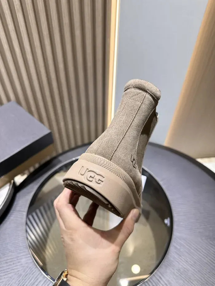 U&G Boot, alternate view
