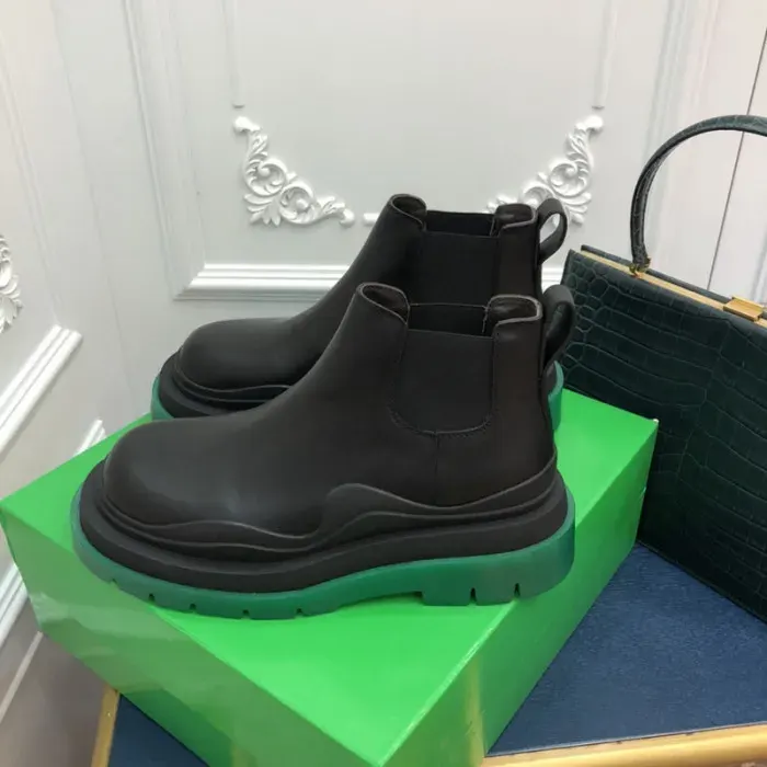 Bv Boots, alternate view