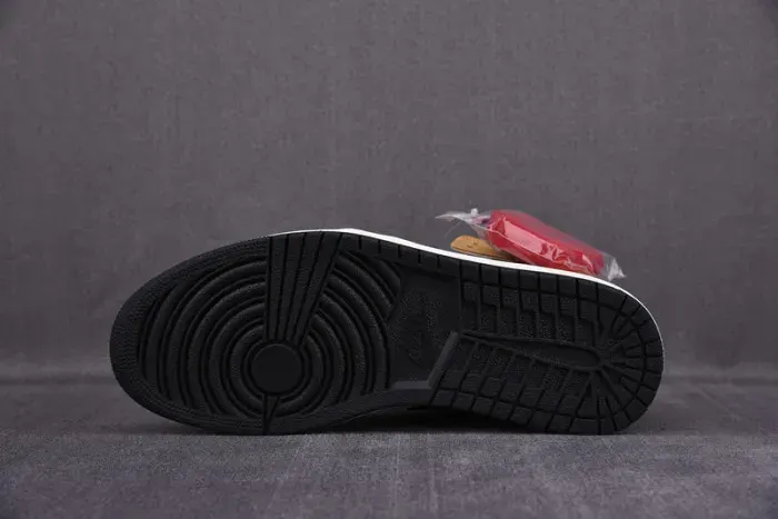 Air Jordan 1 Retro High Og Roy 555088-700, alternate view