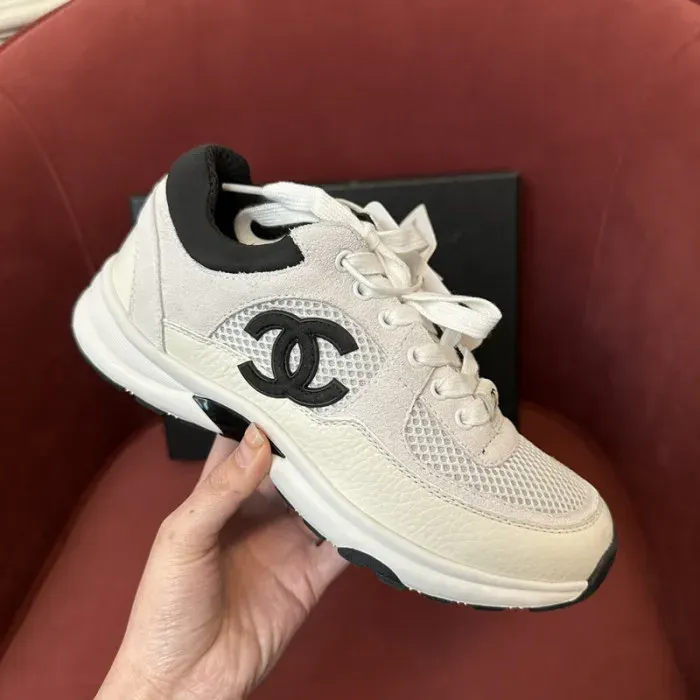 Cn Sneaker, alternate view