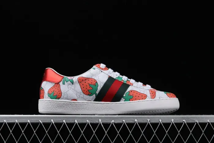 Gui Sneaker, alternate view