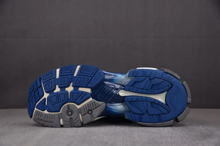 Balenciaga Sneaker, alternate view