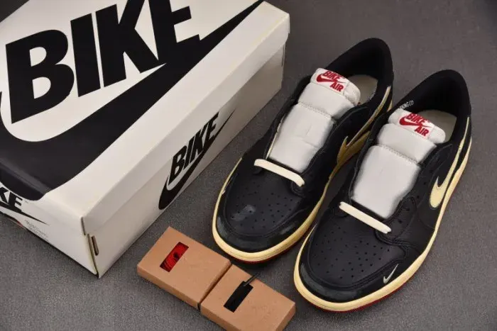 Air Jordan 1 Retro Low Og Nigel Sylvester Better With Time Ib8958-001, alternate view