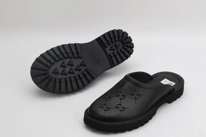Gui Sandal, alternate view