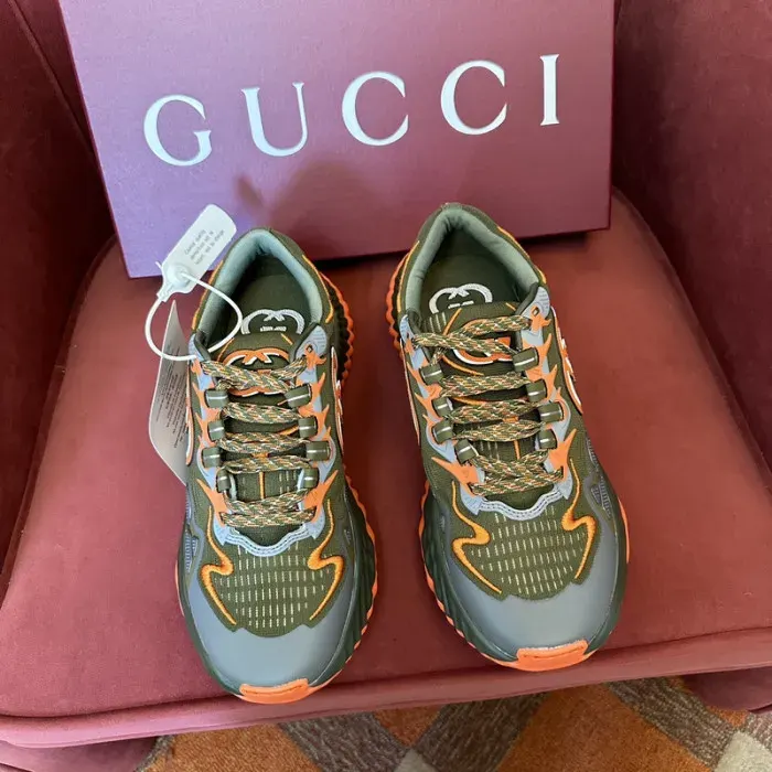 Gui Sneaker, alternate view