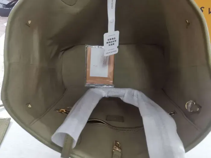 Louis Vuitton Bag, alternate view