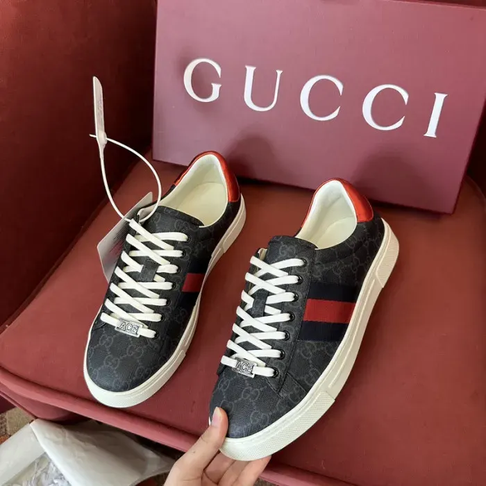 Gui Sneaker