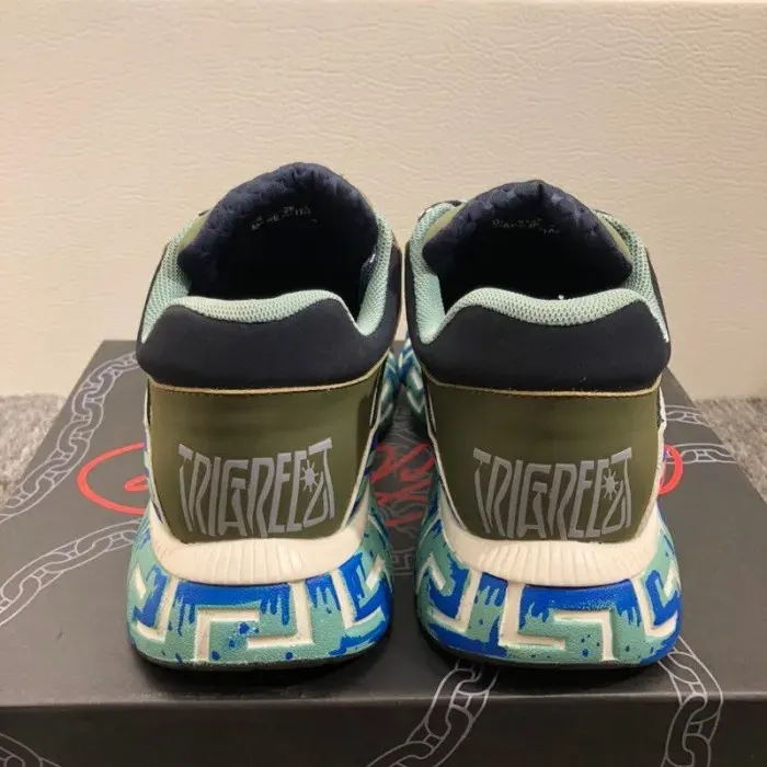 Vse Sneaker, alternate view
