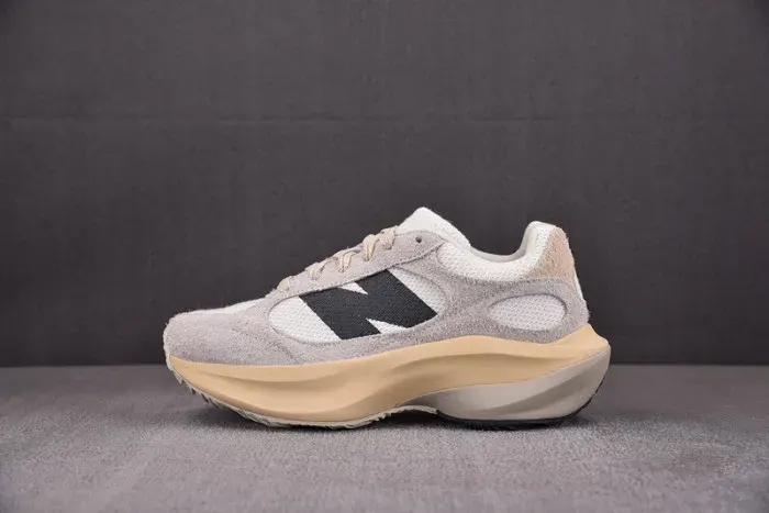 New Balance Sneaker