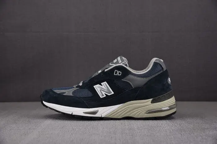 New Balance Sneaker