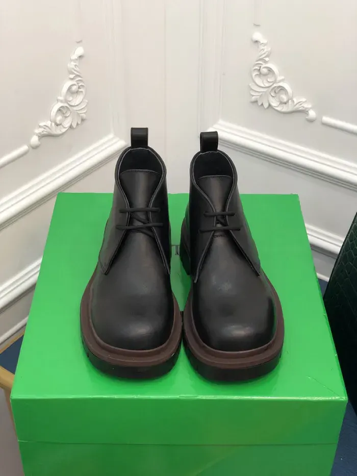 Bv Boots, alternate view
