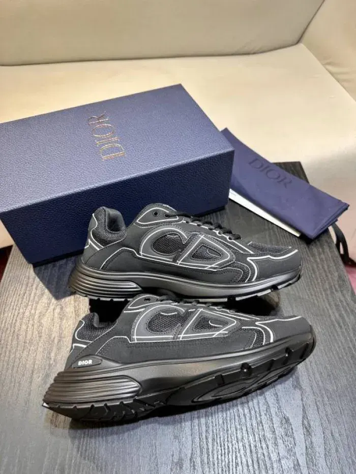 Dior Sneaker, alternate view