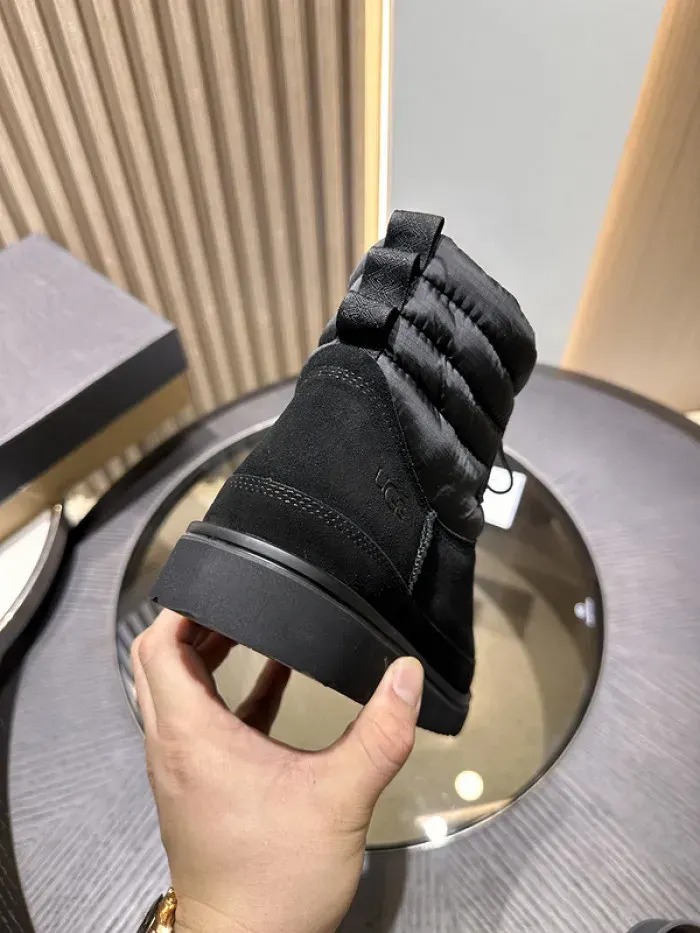 U&G Boot, alternate view