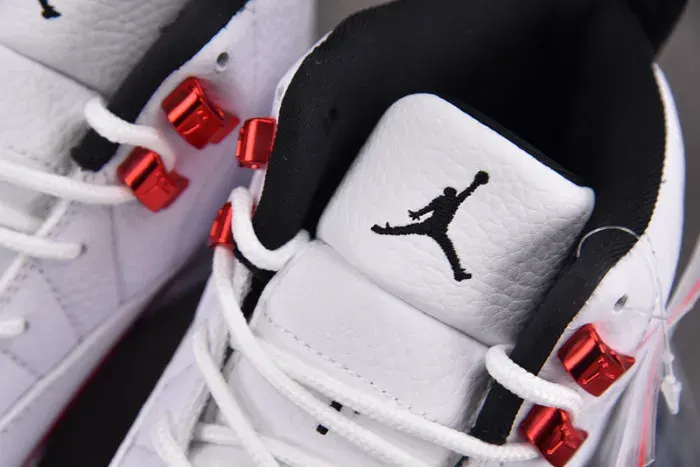Air Jordan 12 Retro Twist Ct8013-106, alternate view