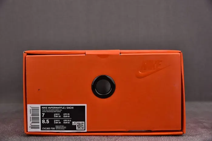 Nike Vaporwaffle Sacai Tour Yellow Cv1363-700, alternate view