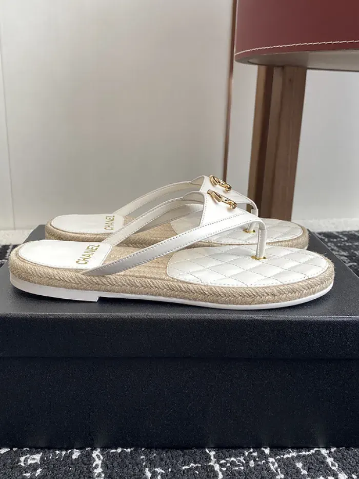Cn Sandal, alternate view
