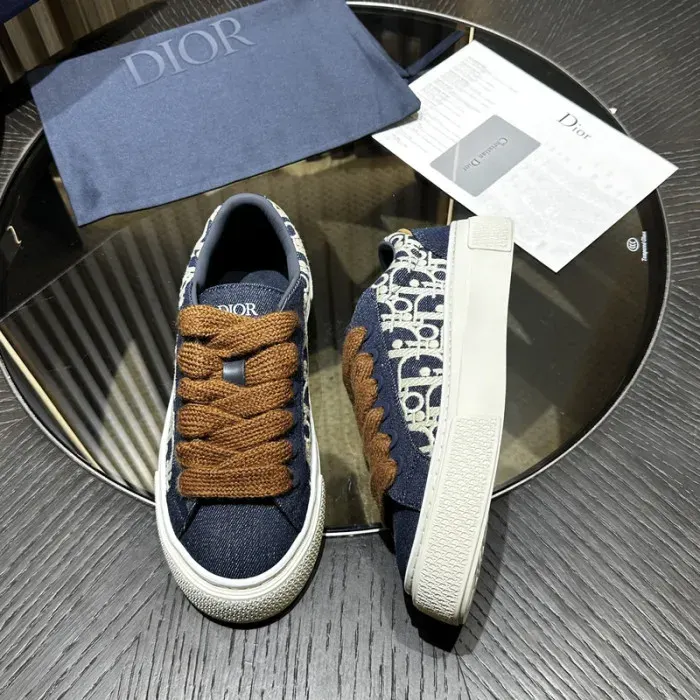 Dior Sneaker, alternate view
