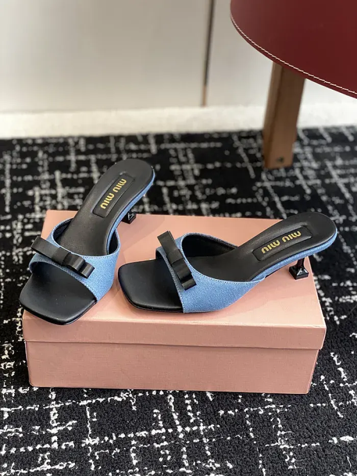 M1U Sandal