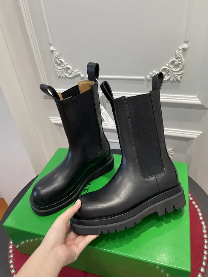 Bv Boots, alternate view