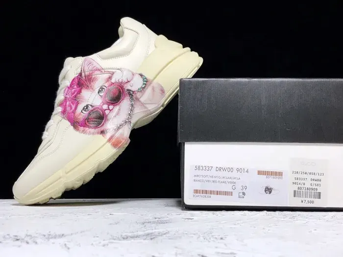 Gui Sneaker, alternate view