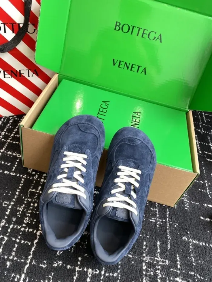 Bv Sneaker, alternate view