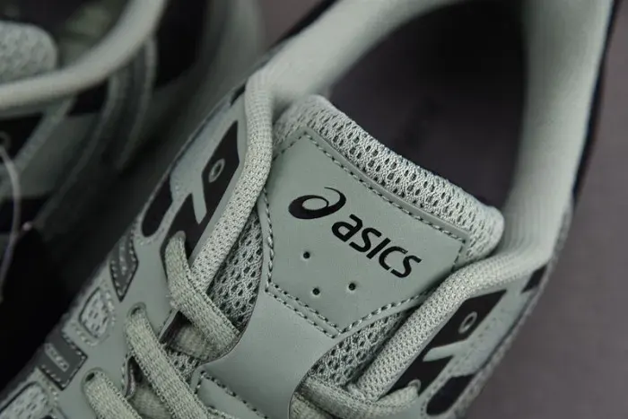 Asics Sneaker, alternate view