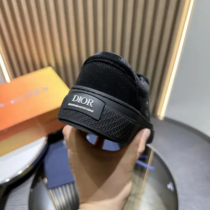 Dior Sneaker, alternate view