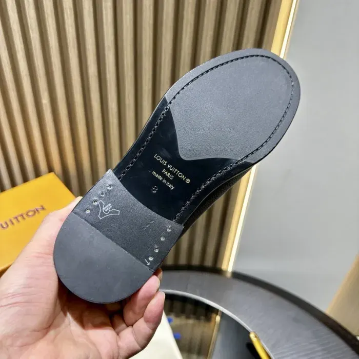 Louis Vuitton Sneaker, alternate view