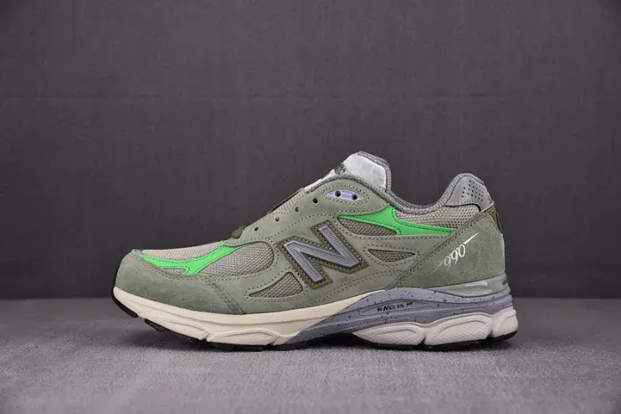 New Balance Sneaker
