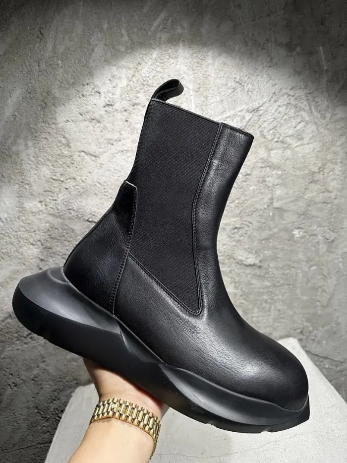 Rick Owens, alternate view