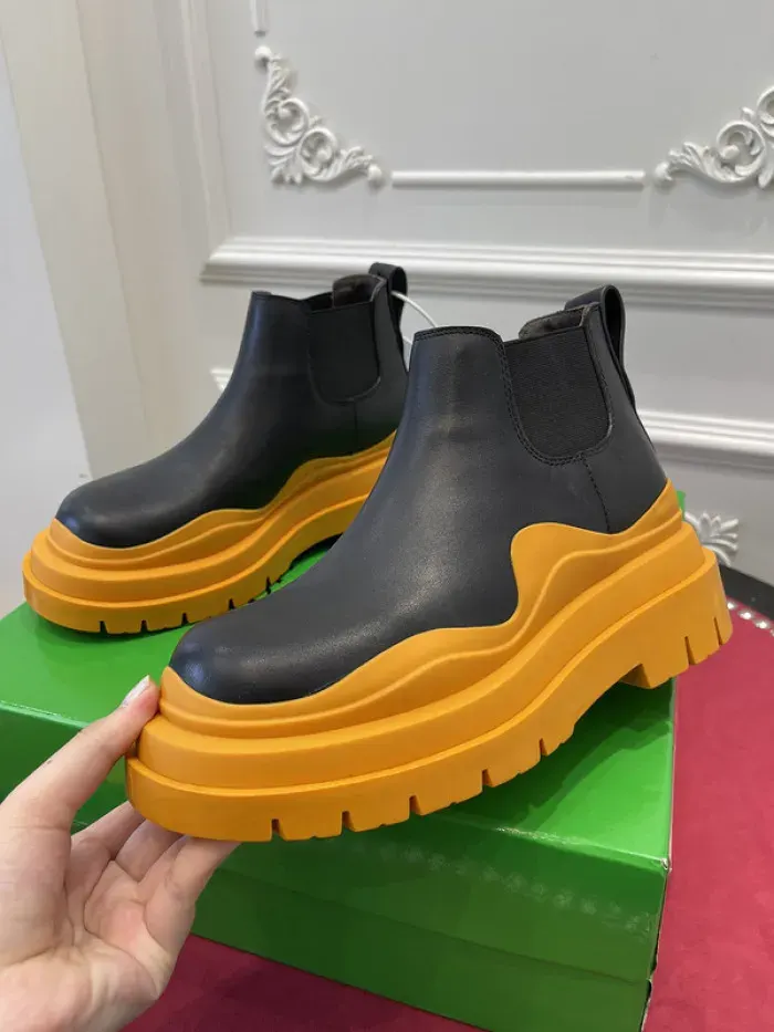 Bv Boots, alternate view