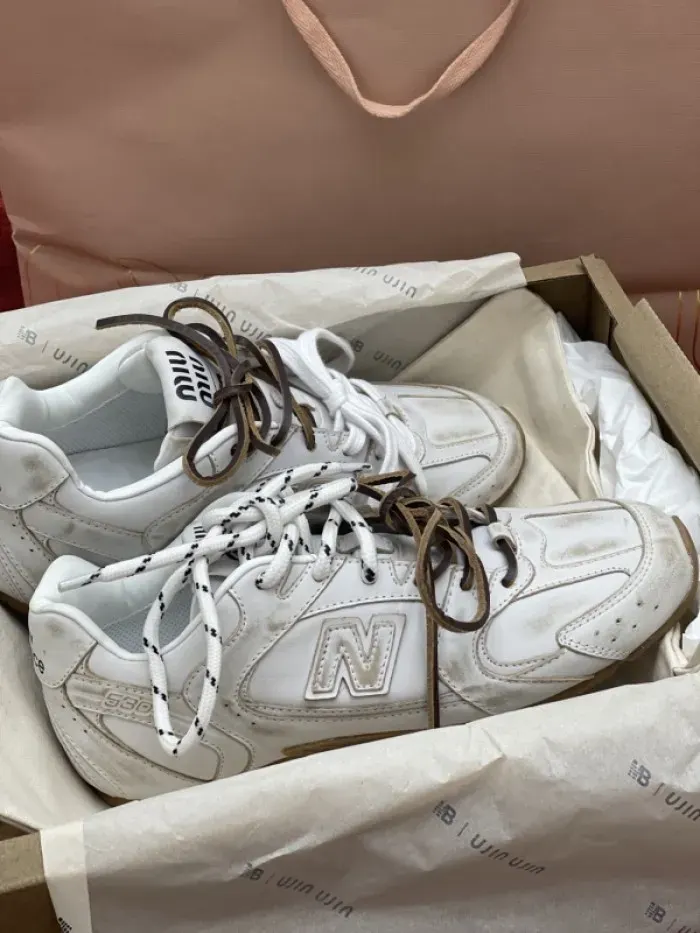 New Balance Sneaker