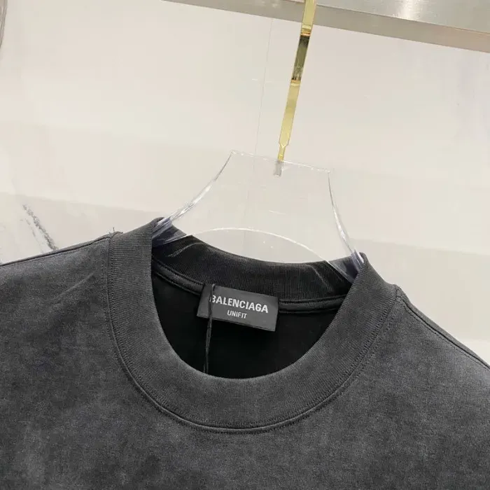 Balenciaga, alternate view